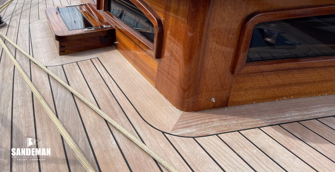 Deckhouse details view aft