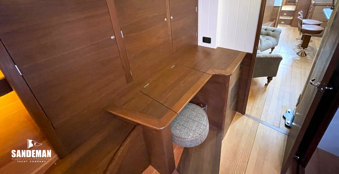 Forward owner cabin details