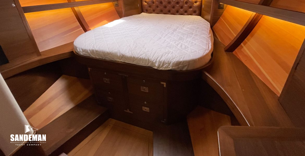 Forward owner cabin view forward