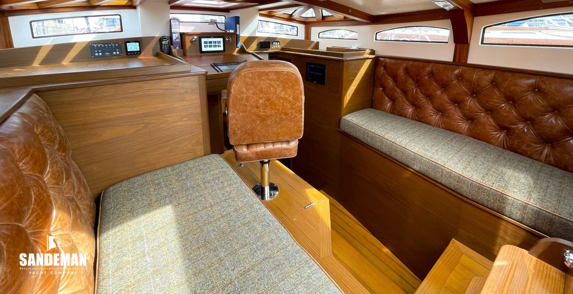 Deckhouse view forward to starboard