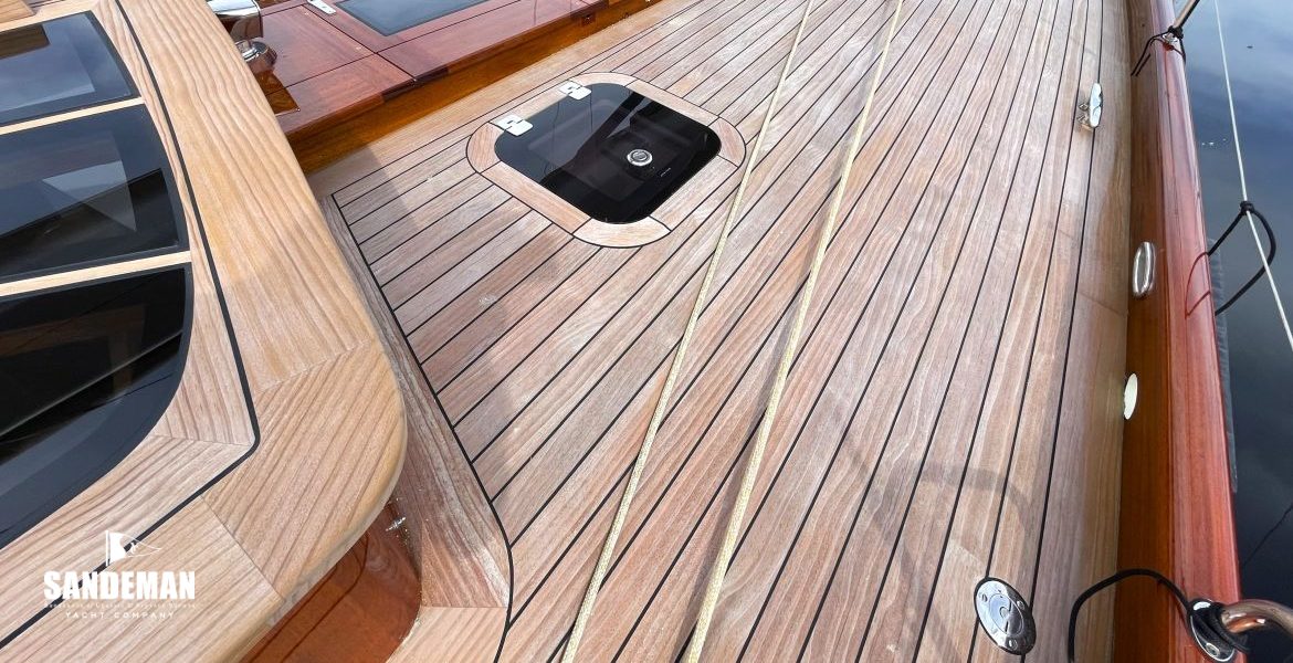 Mid deck view forward