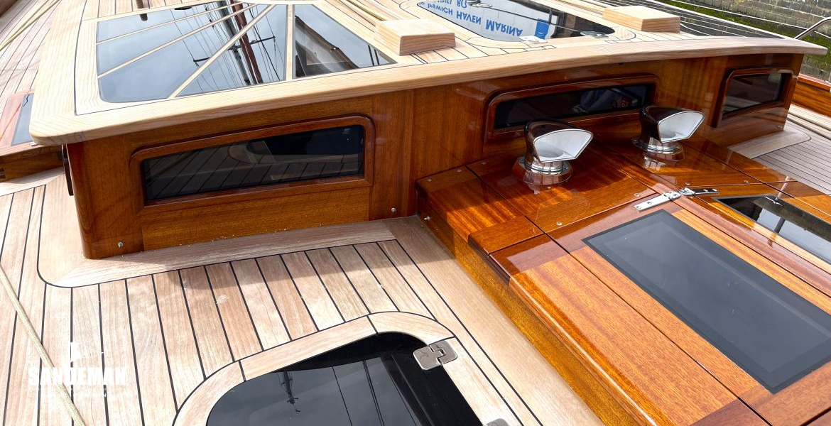 Deckhouse view aft