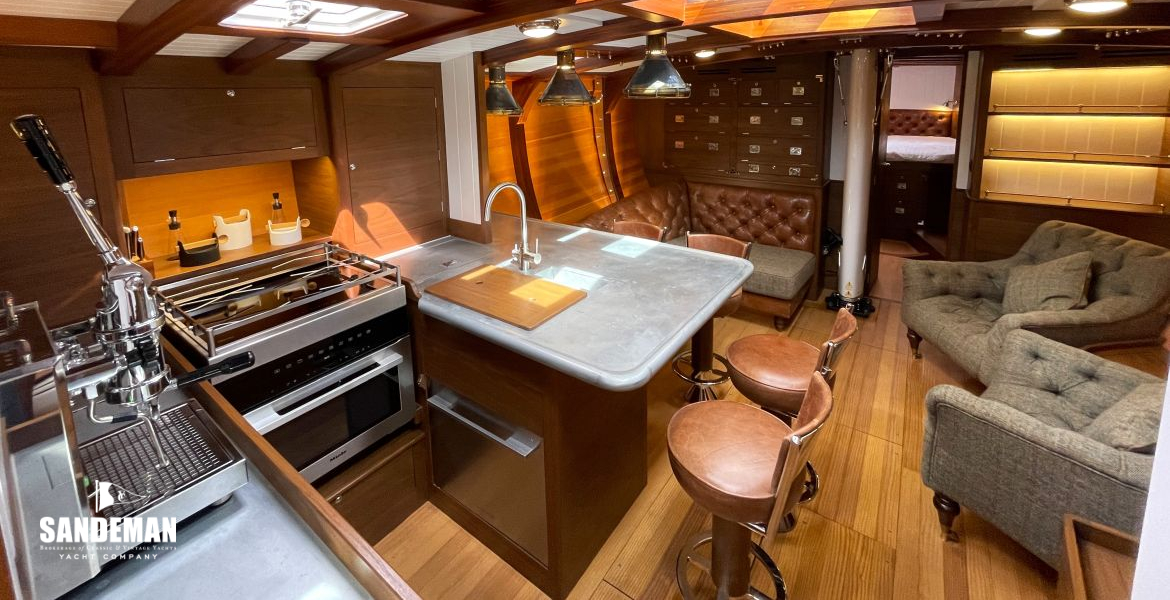 View forward to port over galley dinette