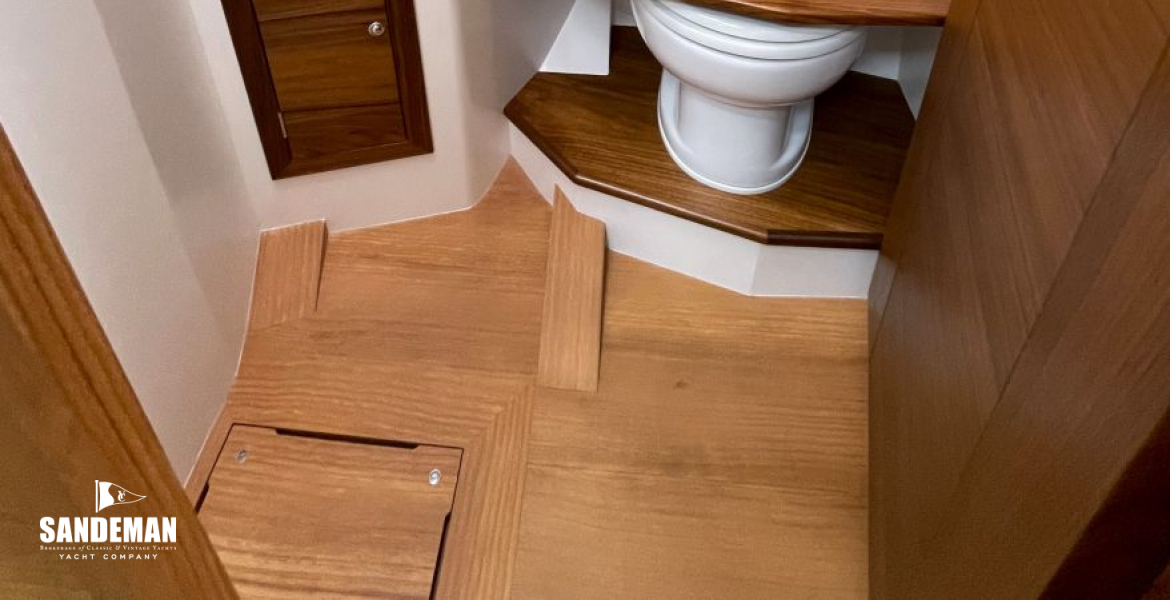 Aft WC/ Shower