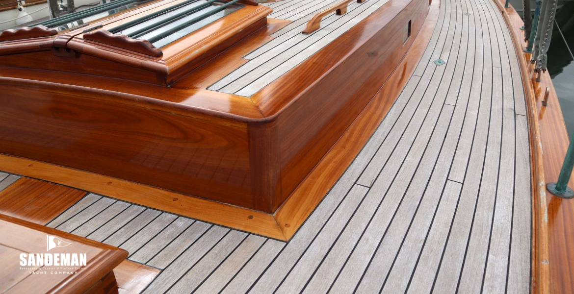View aft over coachroof