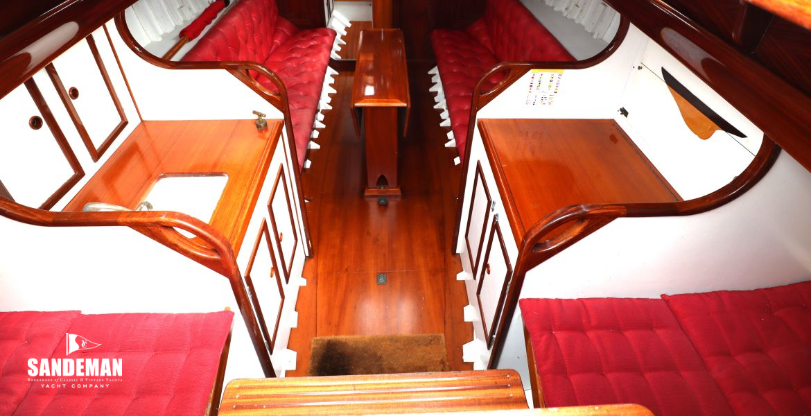 Accommodation overview forward from companionway