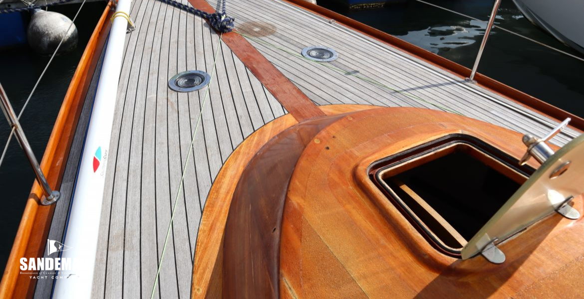 View forward to foredeck