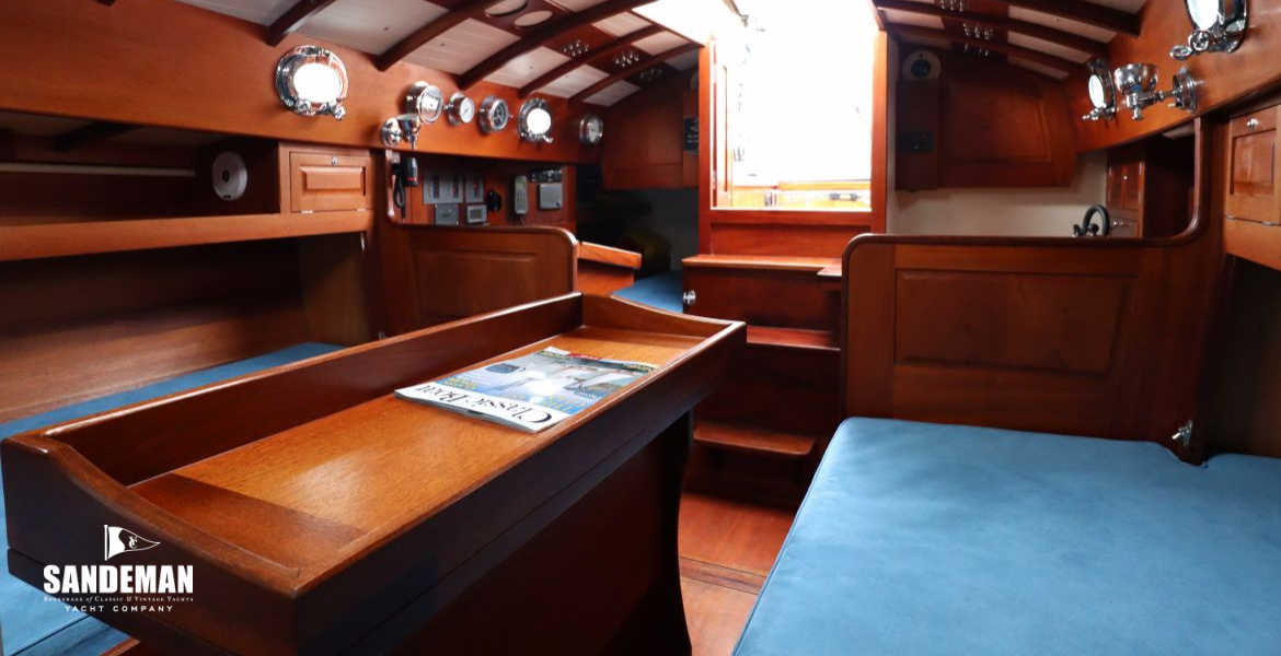 Saloon view aft