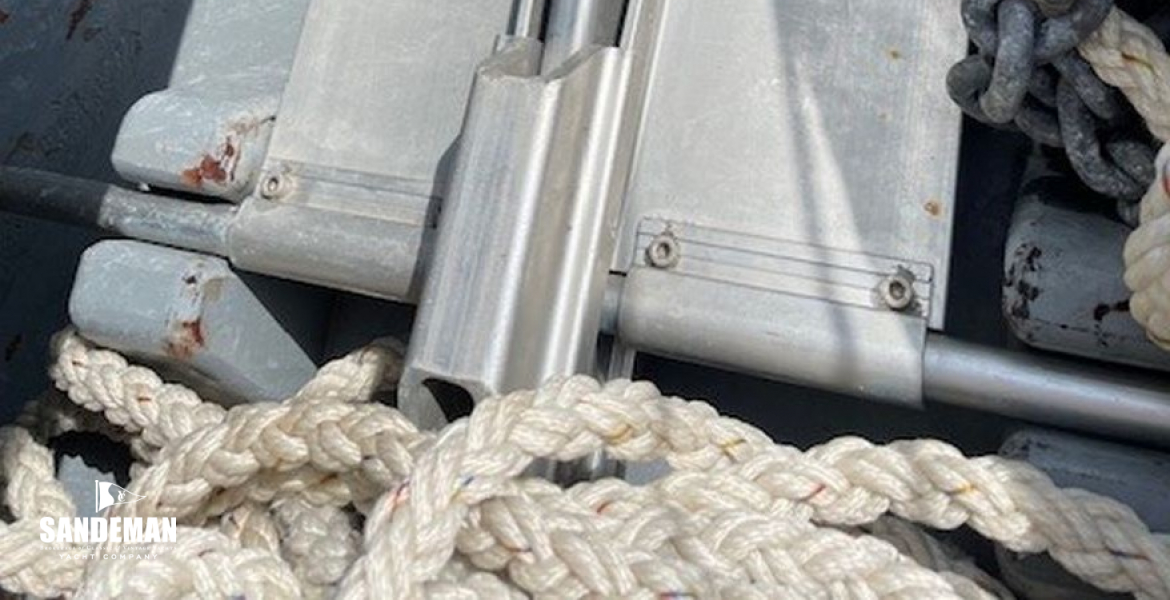 Anchor stowage