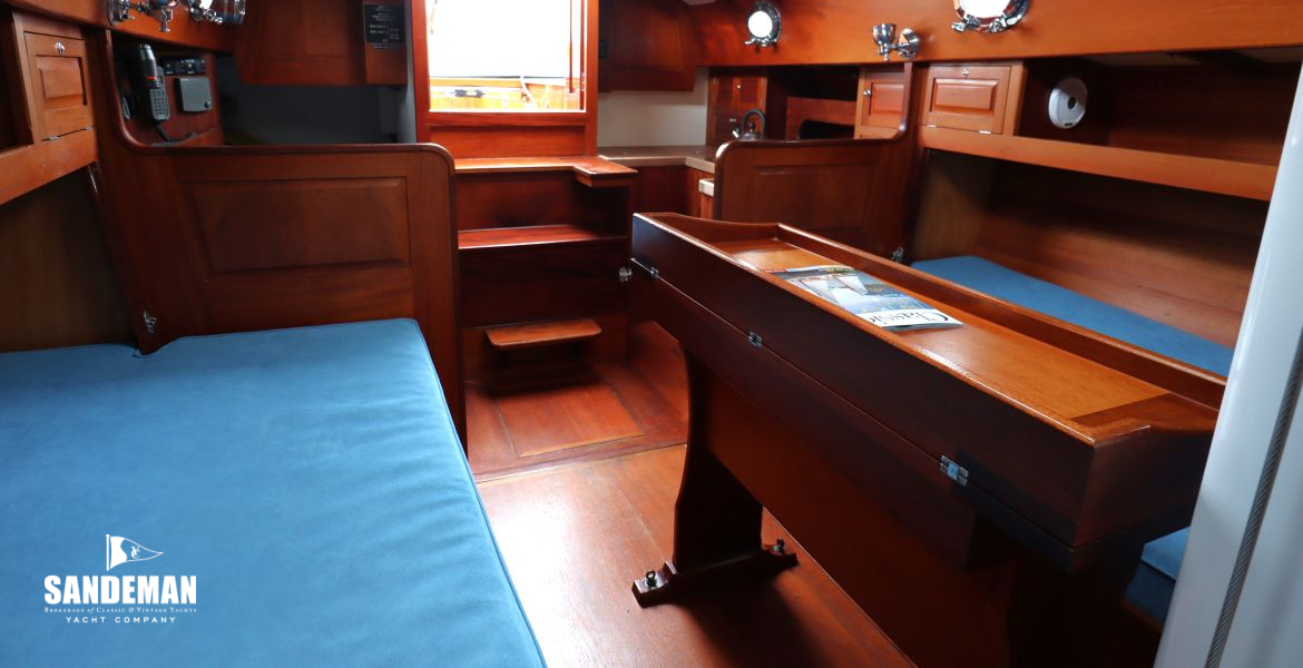 Saloon view aft