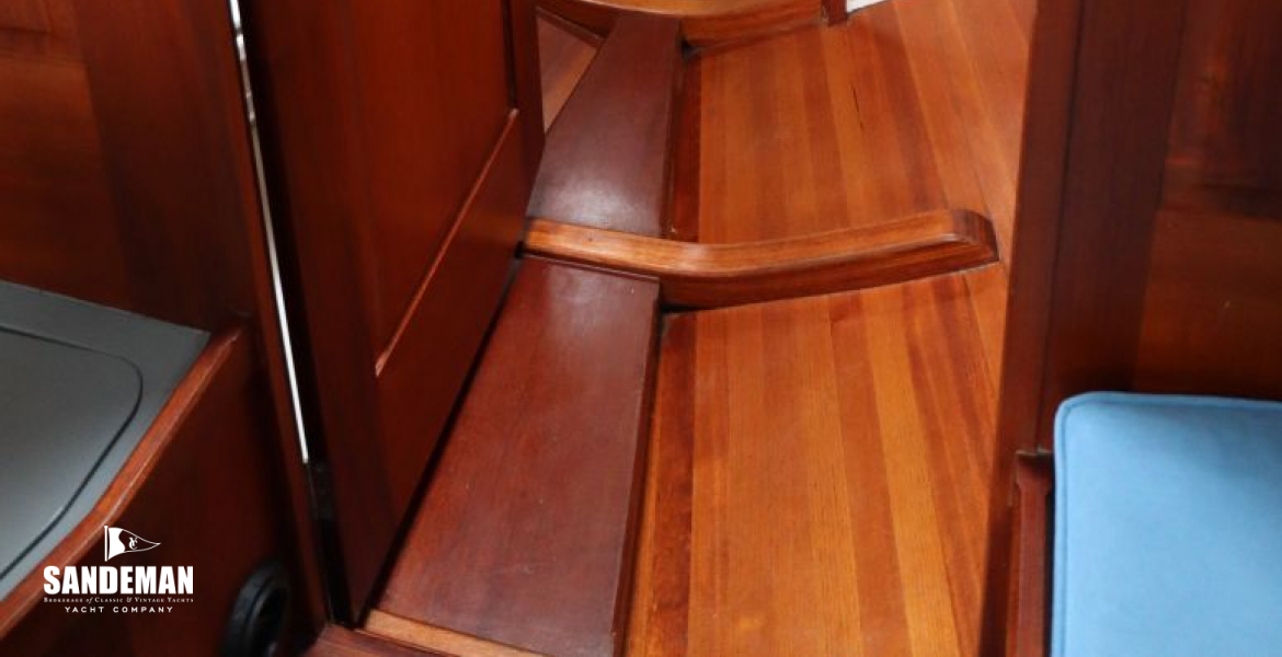 Saloon view to forward accommodation