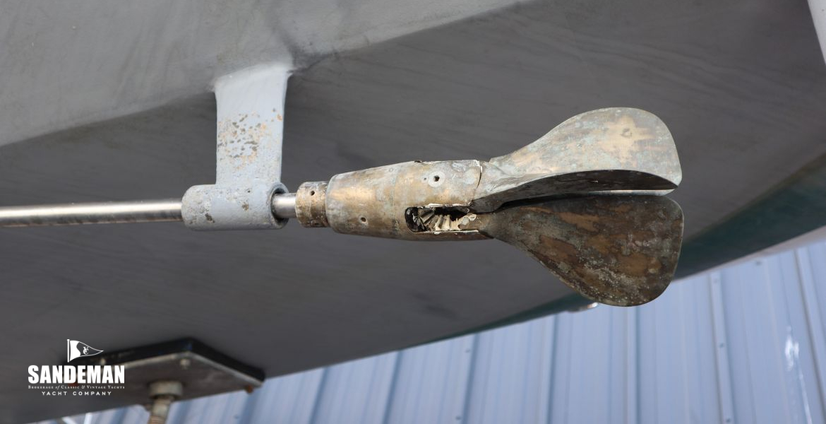 Feathering propeller