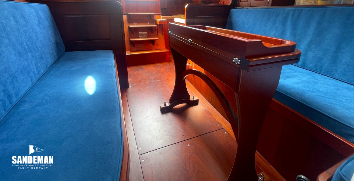 Saloon view aft