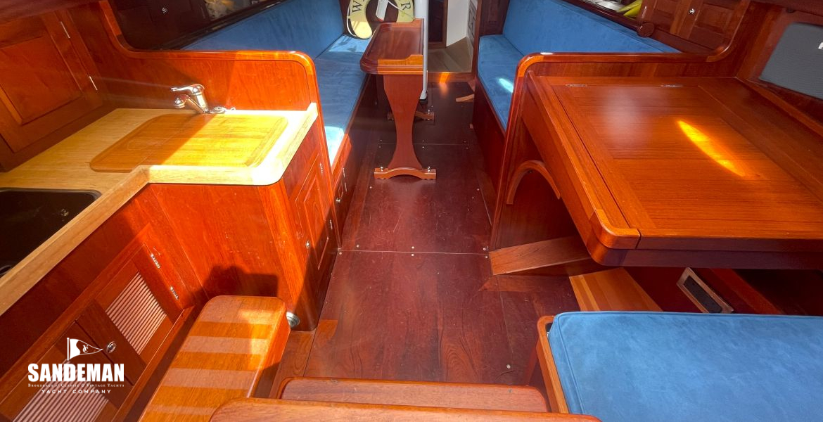 Accommodationj overview from companionway