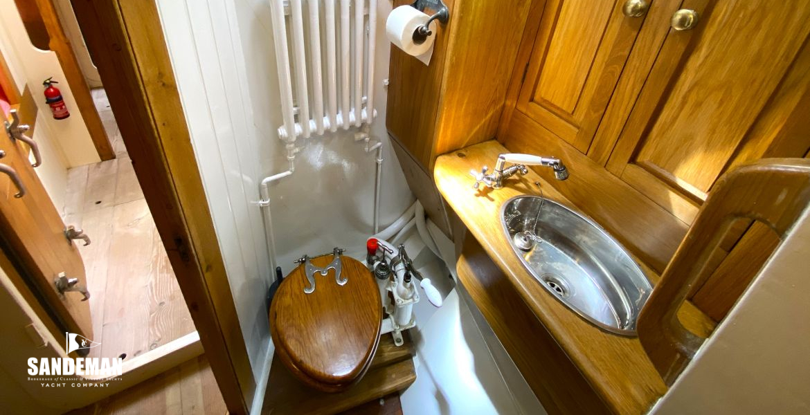 Forward WC/ shower view aft
