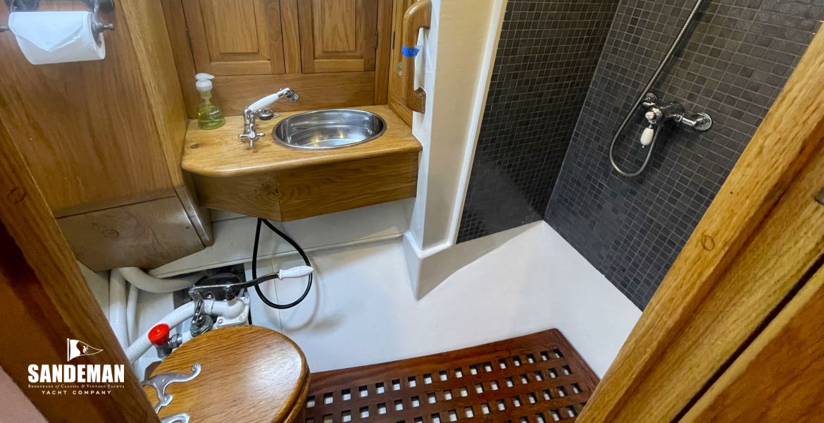 Forward WC/ shower