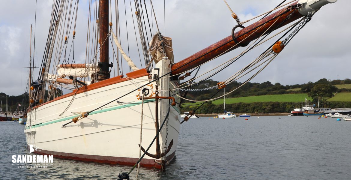 Starboard bow moored