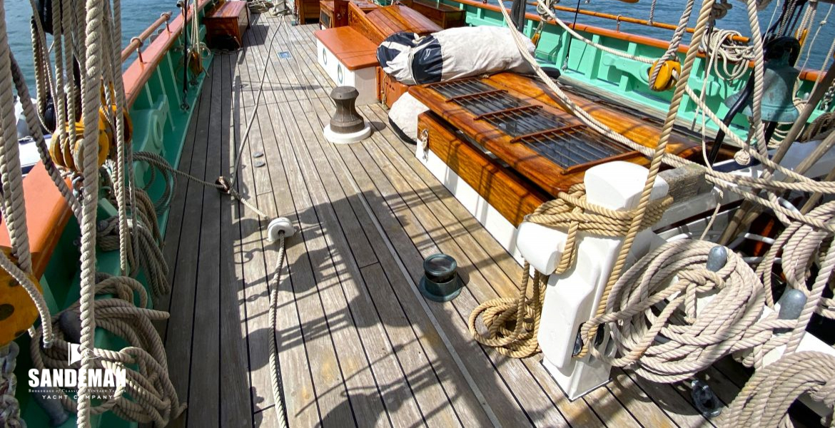 Mid deck view aft