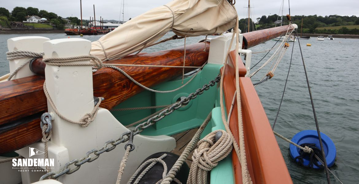 Stemhead and bowsprit