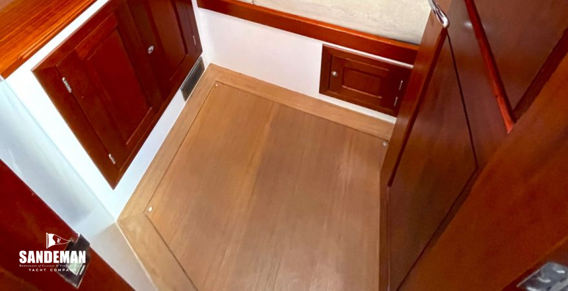 Starboard quarter double cabin