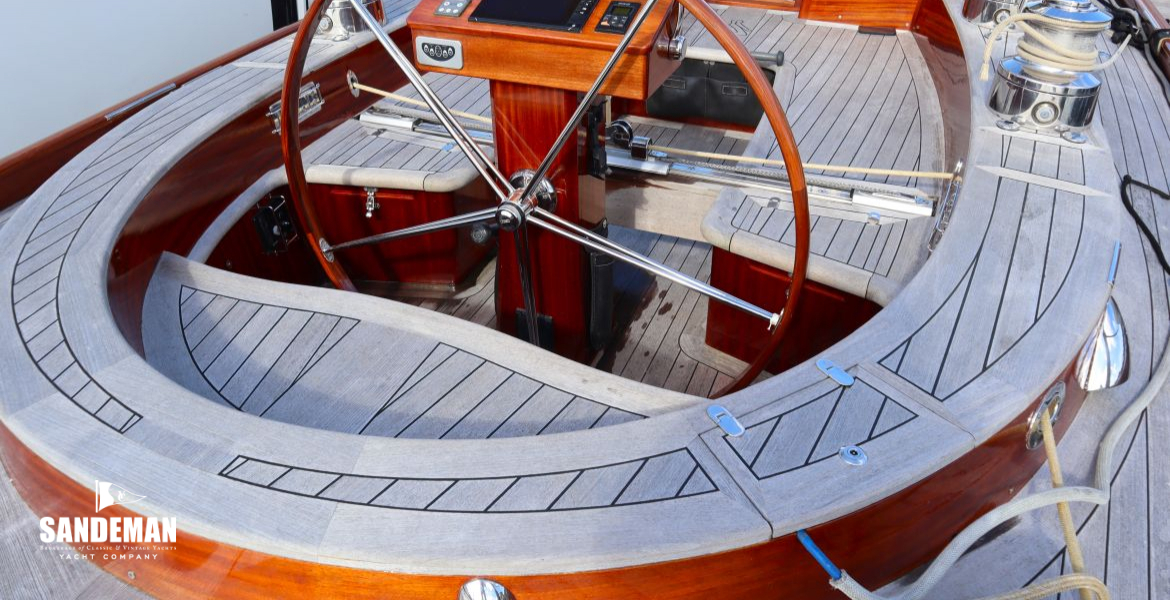 Cockpit view forward