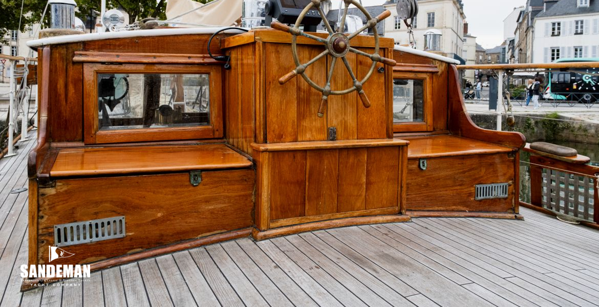 Wheelhouse aft