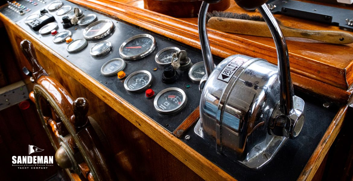 Wheelhouse view forward to port