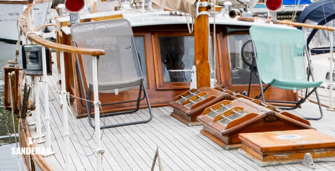 Forward deck view aft
