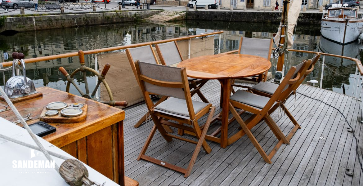 Aft deck view aft