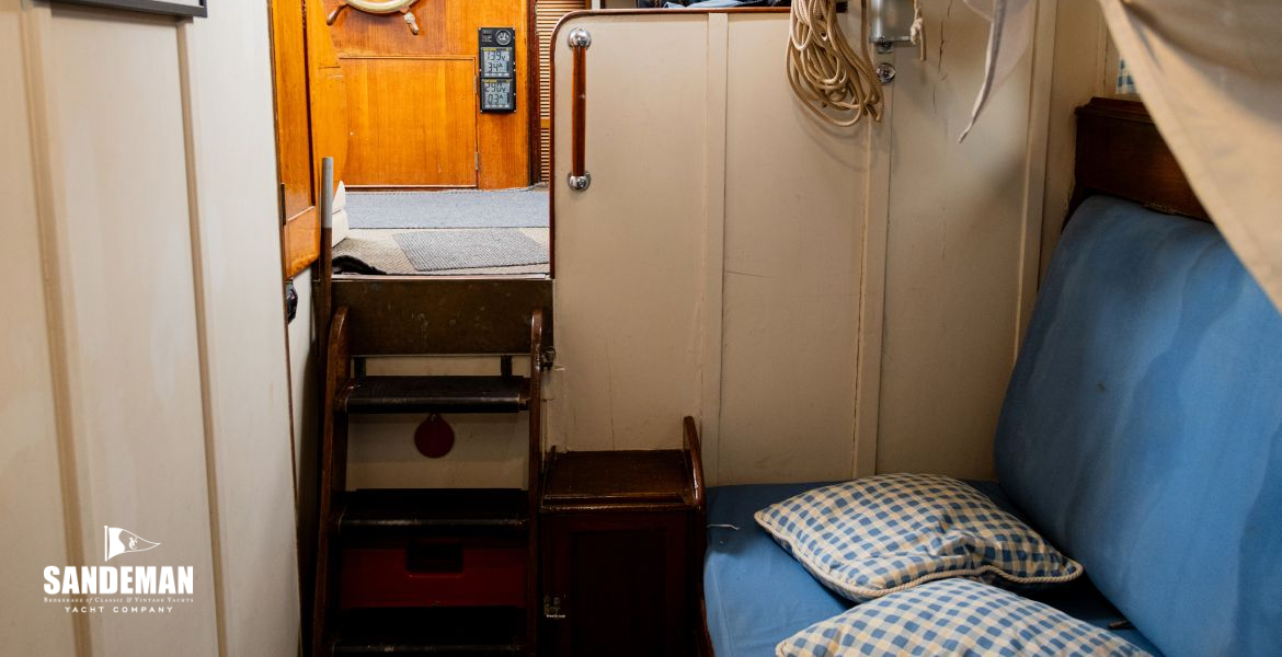 Passage aft view fwd to wheelhouse