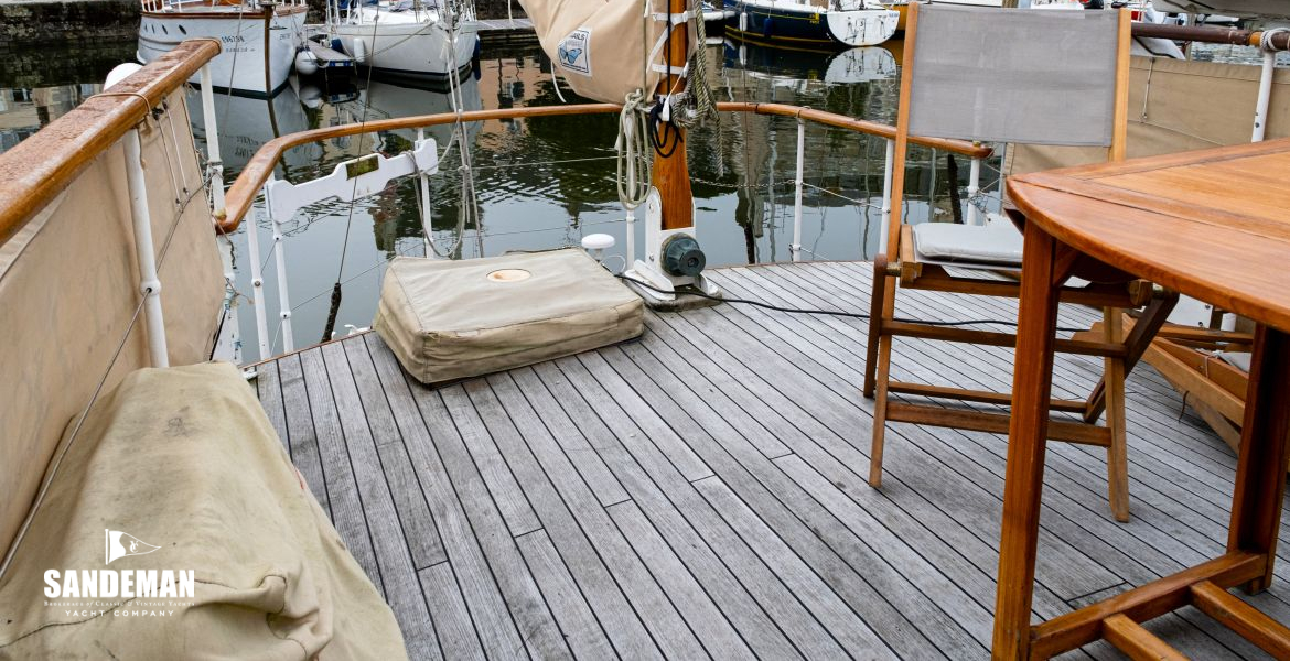 Aft deck view aft to mizzen mast