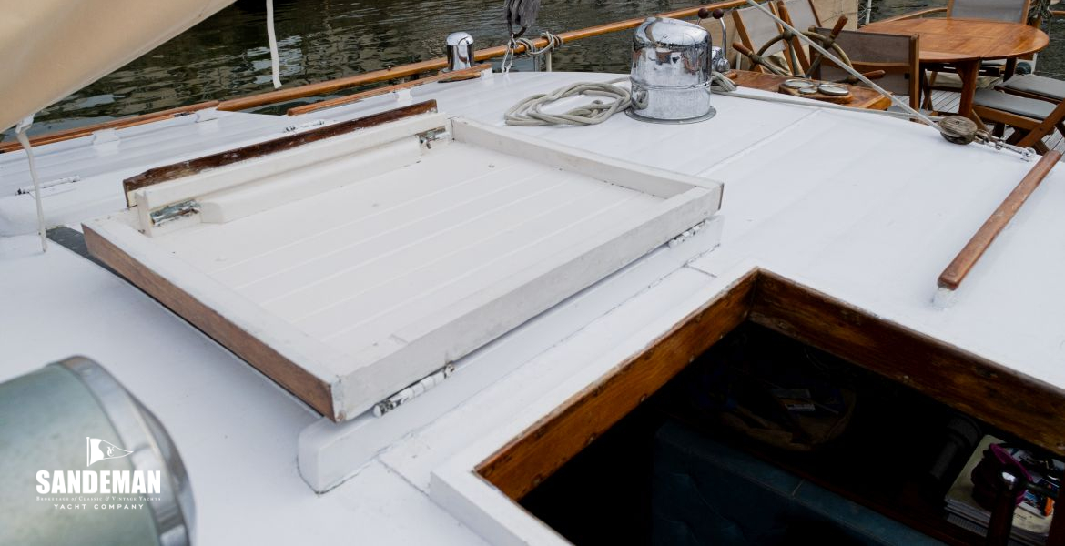 Wheelhouse roof details view aft