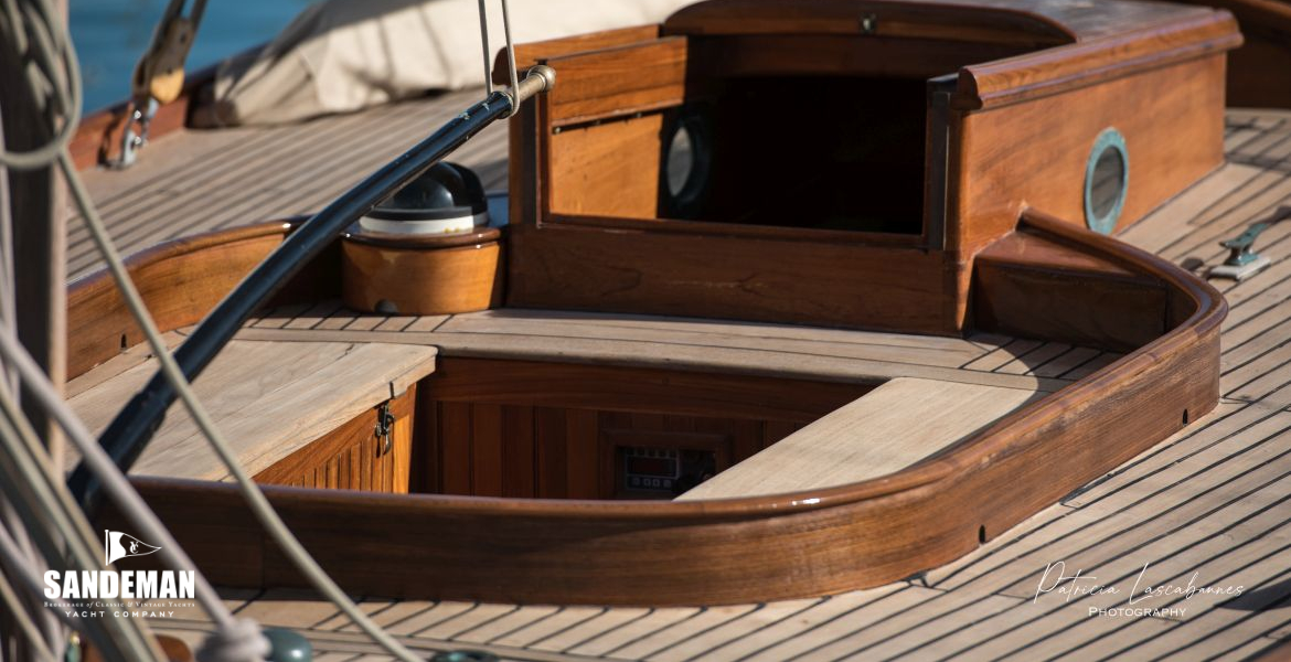 Cockpit and companionway