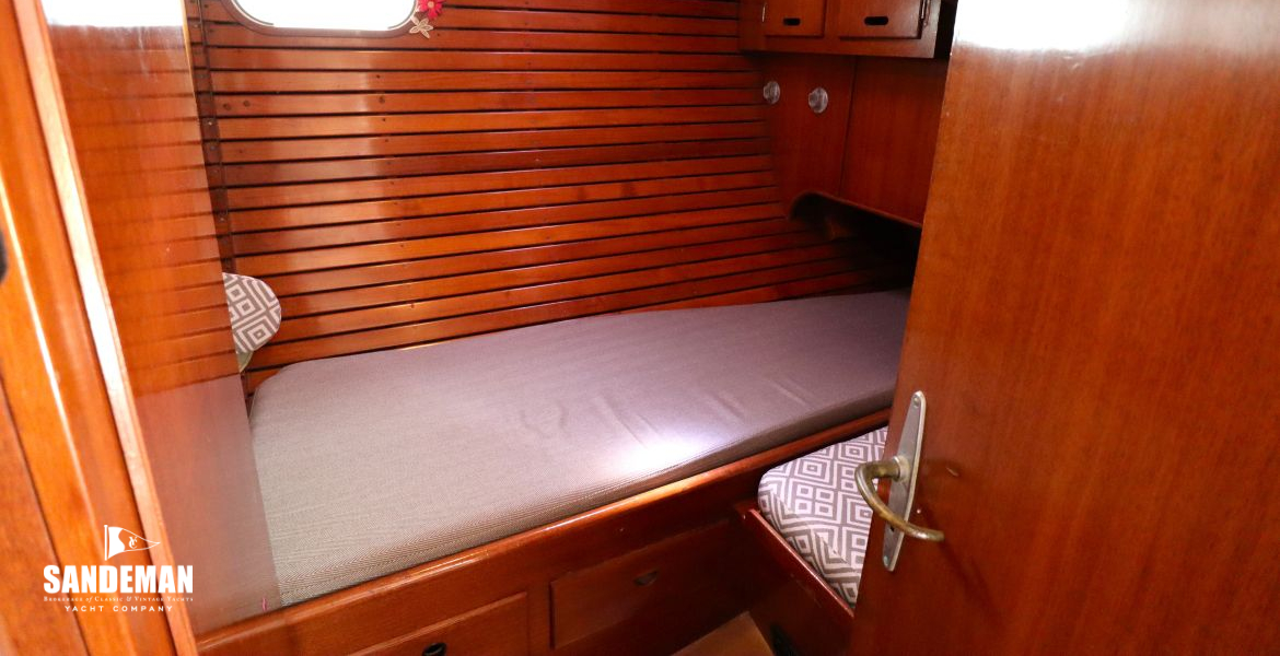 Starboard double cabin