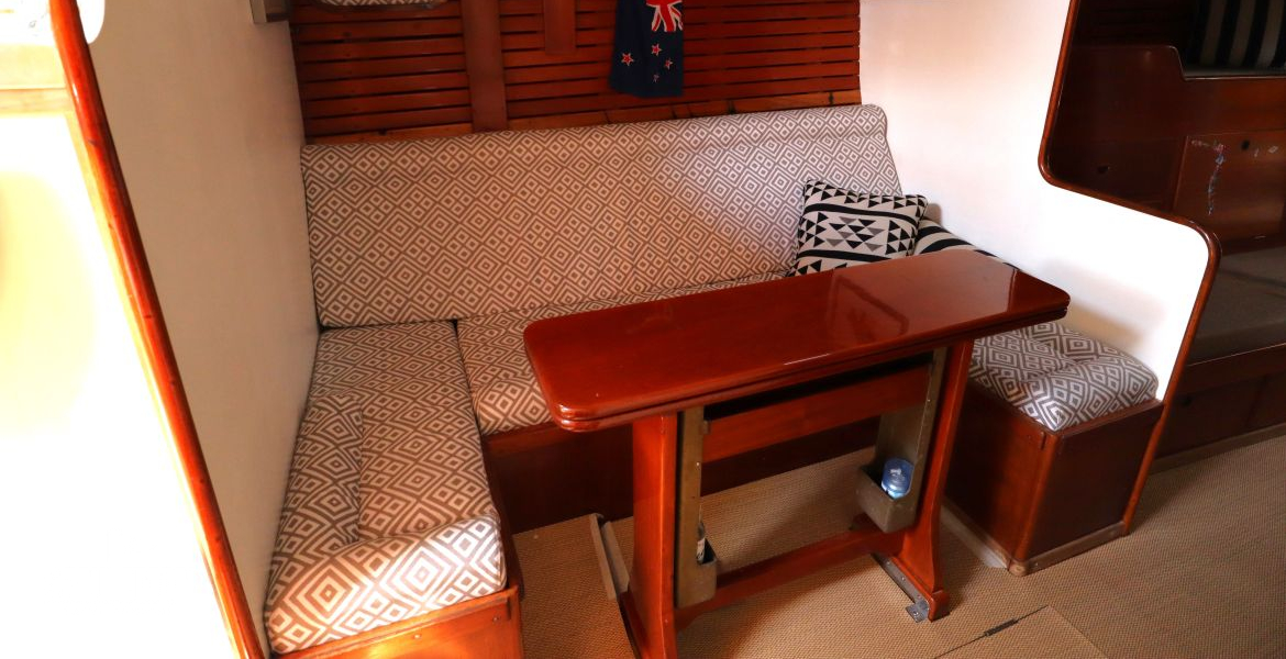 Saloon to port