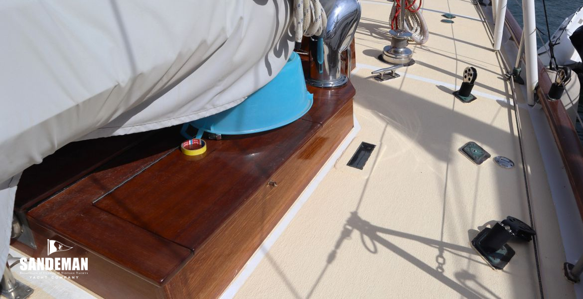 Mid deck view forward