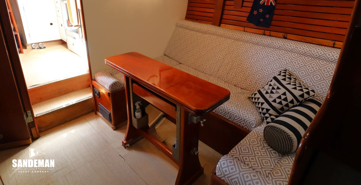 Saloon view aft