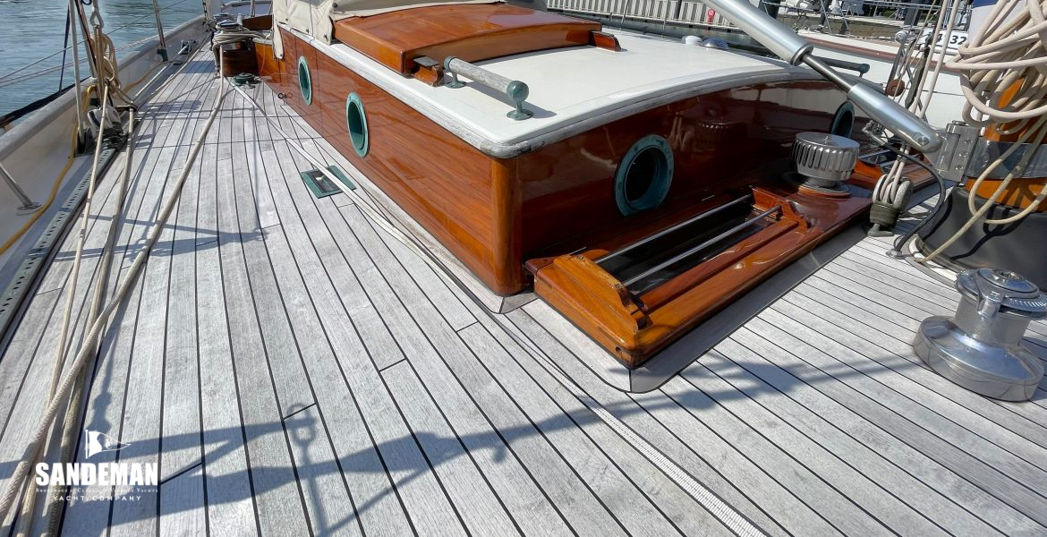 View aft to cabin trunk