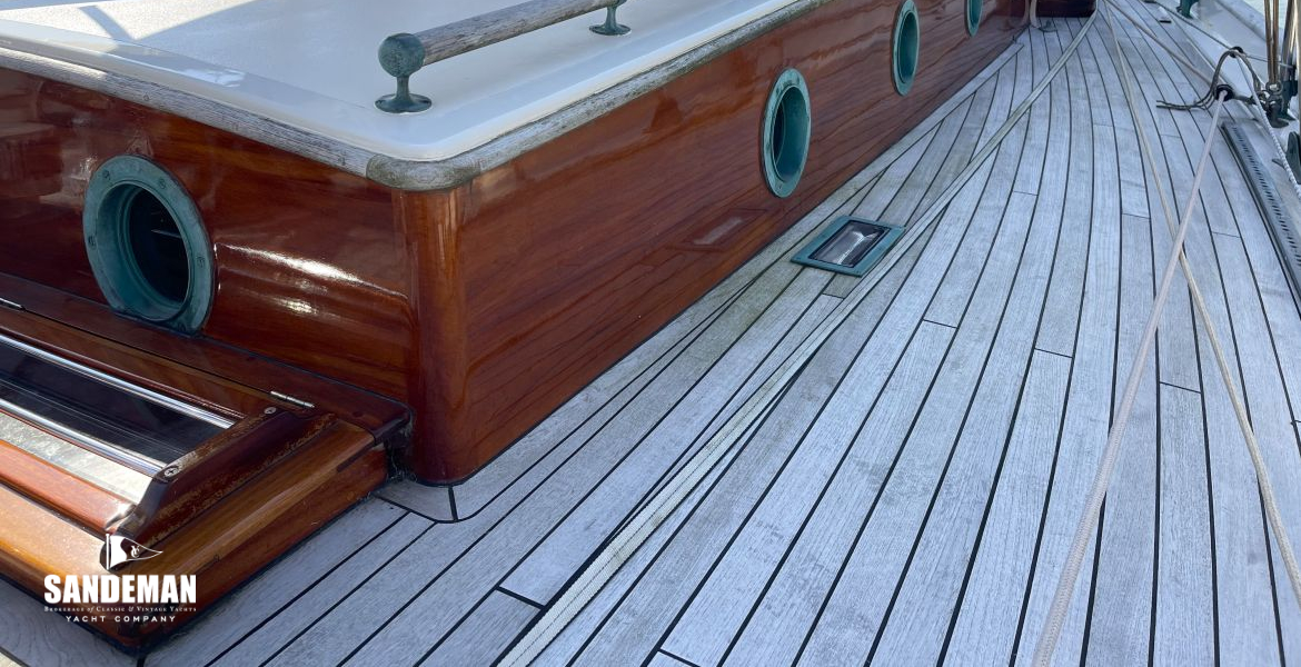 Cabin trunk view aft to port
