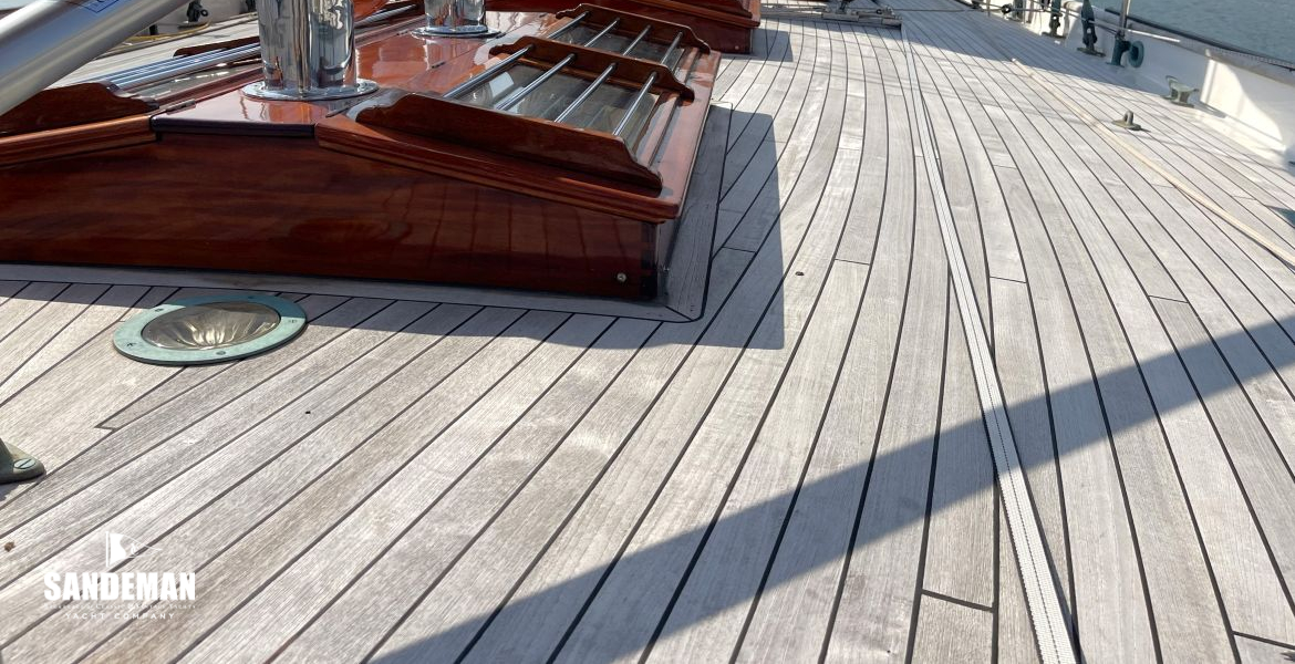 Mid deck view aft