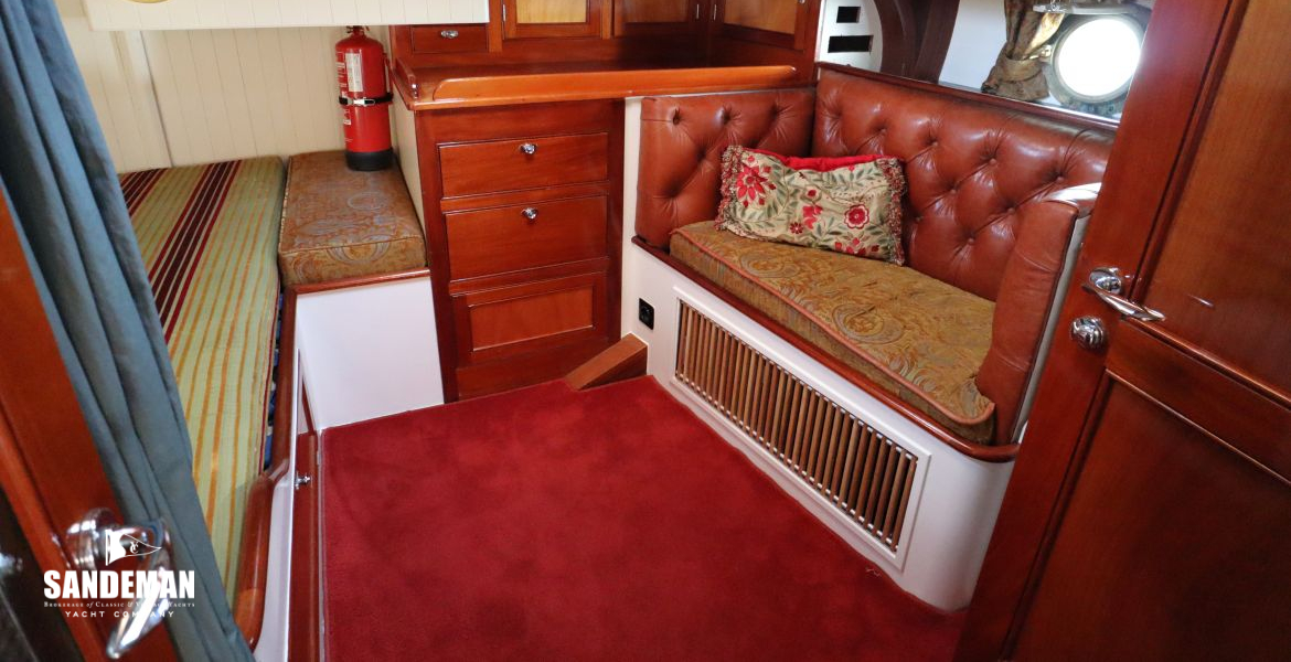Owner cabin view aft to port