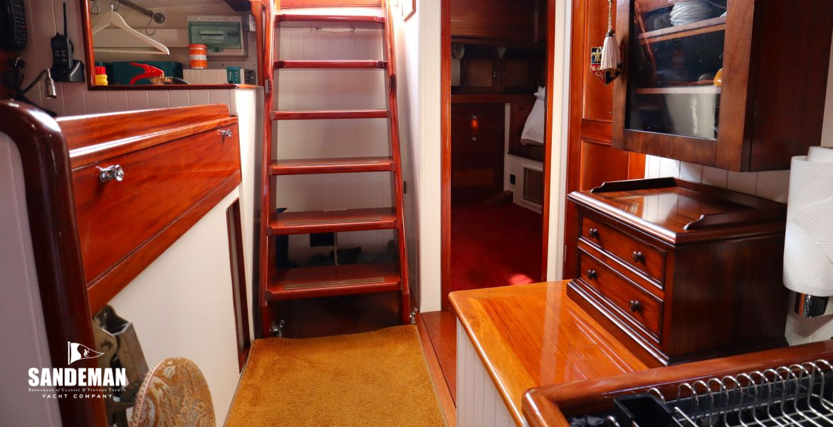 Upper aft lobby view aft