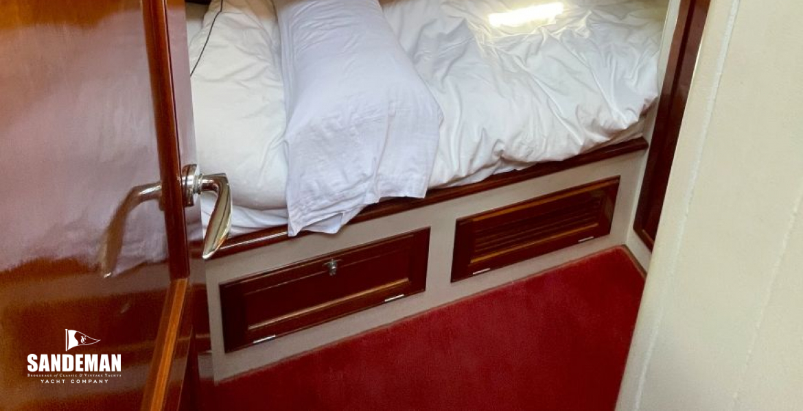 Port guest cabin