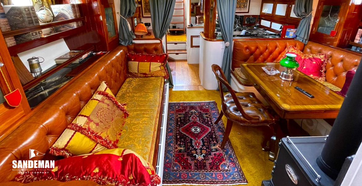 Saloon view aft