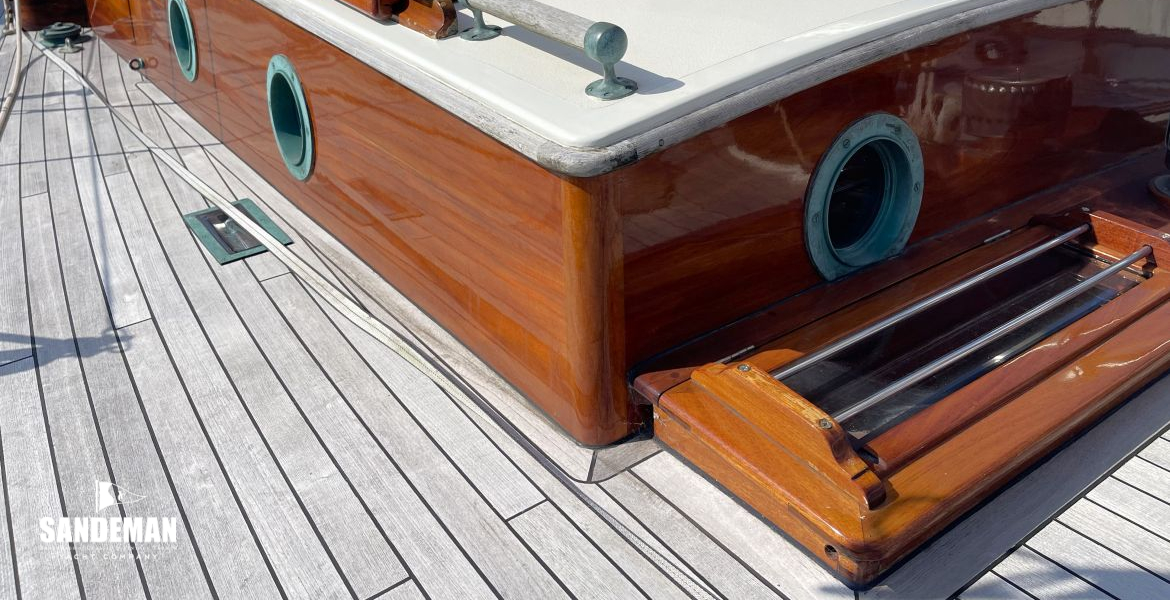 Cabin trunk view aft to starboard