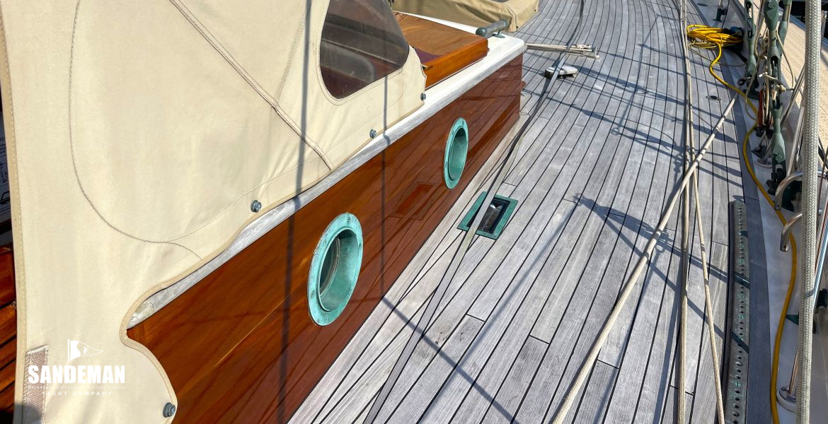 Starboard side deck view forward