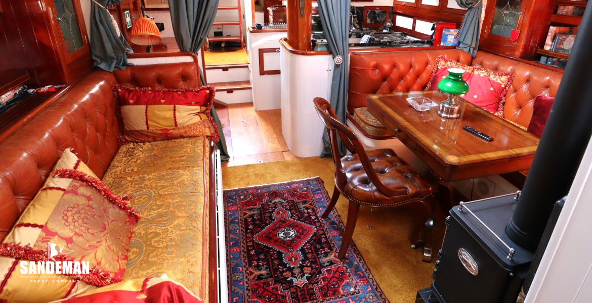 Saloon view aft