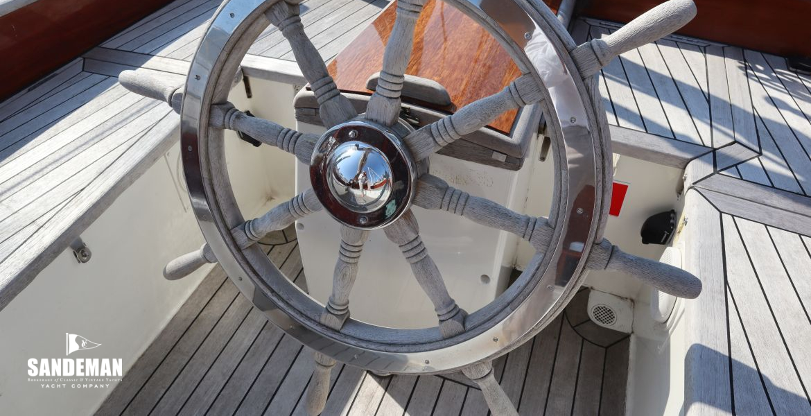 Helm view aft