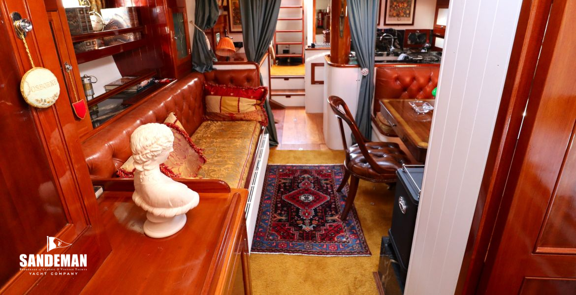 View aft to saloon