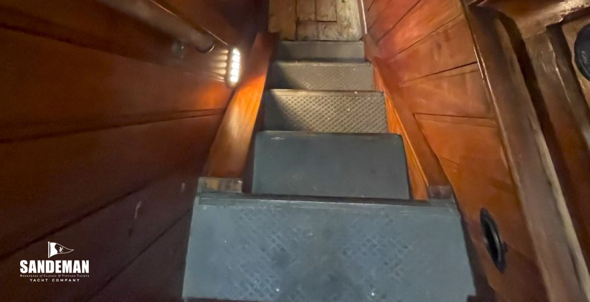 Aft companionway from wheelhouse